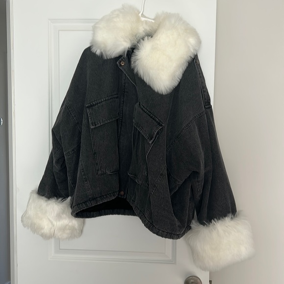 Black jacket with fur sleeve cuffs and neck - Picture 2 of 5